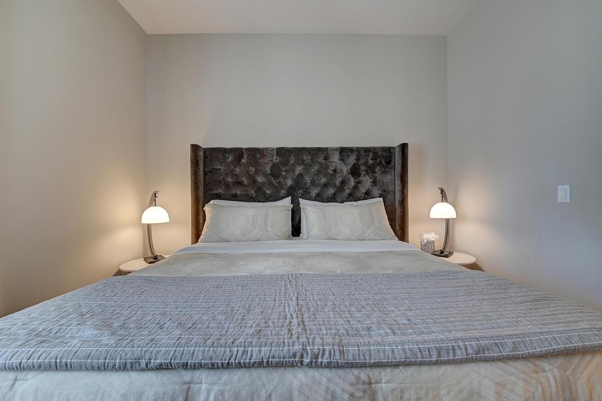 Penthouse One Bedroom Garden View Condo By Ucla — Photos 1